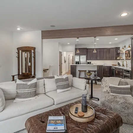 Bavarian Mountain Suite Condo By Nw Comfy Cabins